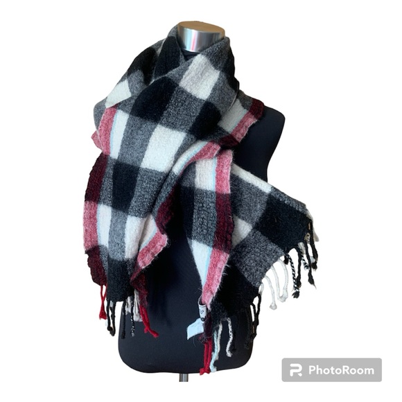 TNA 100% Wool Scarf in Plaid Print - Picture 7 of 14
